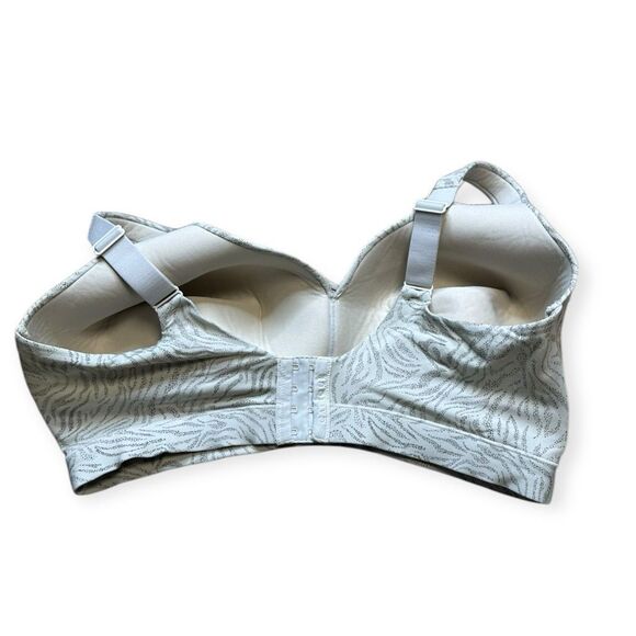 CACIQUE Women’s Gray & White Zebra Stripe Comfort Bliss Lightly Lined Wireless B - Picture 2 of 3